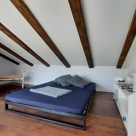 Steinhaus Mit Terrasse *