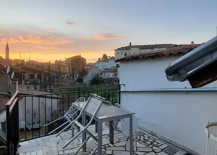 Steinhaus Mit Terrasse