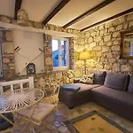 Steinhaus Mit Terrasse Lejlighed *