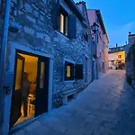 Steinhaus Mit Terrasse Lejlighed Rovinj