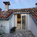 Steinhaus Mit Terrasse *