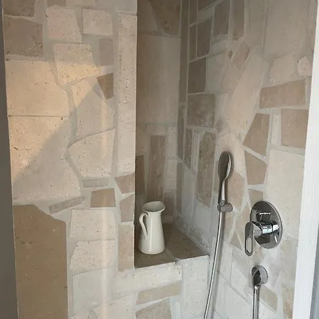 Appartement Steinhaus Mit Terrasse Rovinj