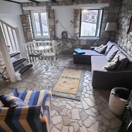 Steinhaus Mit Terrasse Rovinj
