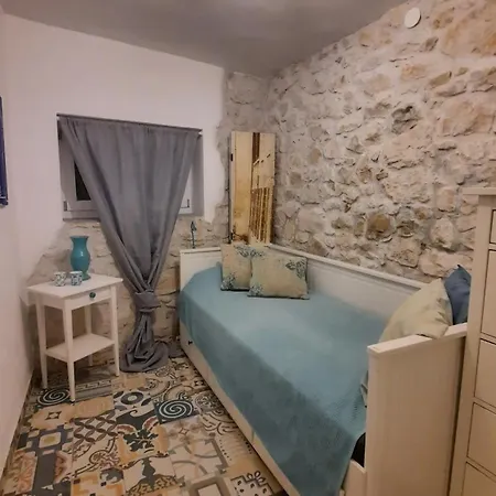 Steinhaus Mit Terrasse * Rovinj