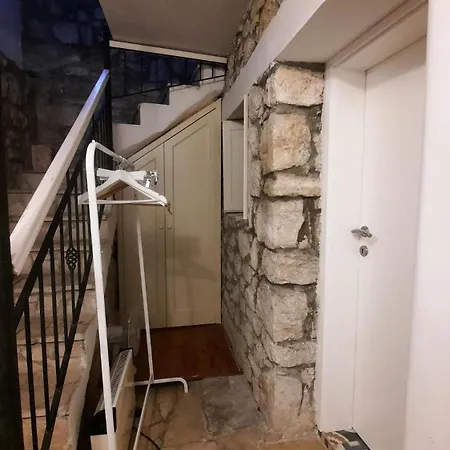 Steinhaus Mit Terrasse Appartement *