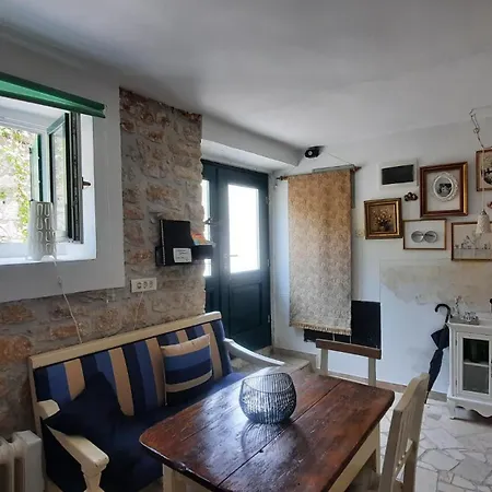 Steinhaus Mit Terrasse Rovinj