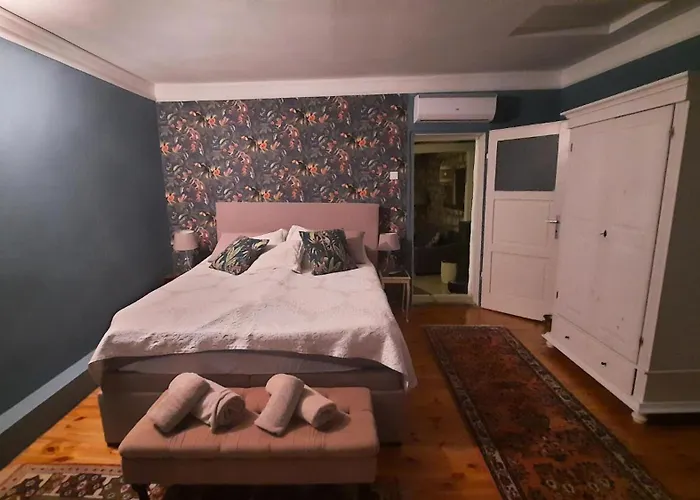 Steinhaus Mit Terrasse Apartman *