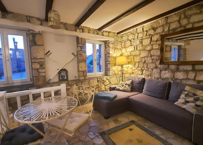 Steinhaus Mit Terrasse Apartman *